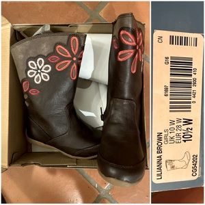 Brand NEW in box Stride Rite Lilianna brown boots floral design size 10 1/2w